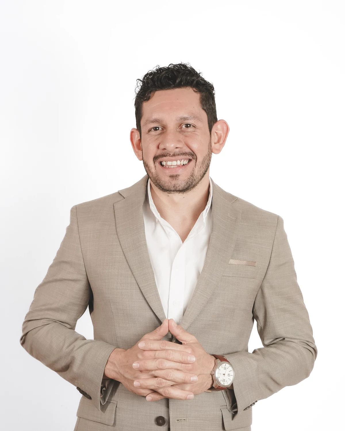 Retrato editorial del Dr. Carlos